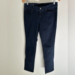 Ann Taylor Modern Fit Relaxed Jeans. Size 8